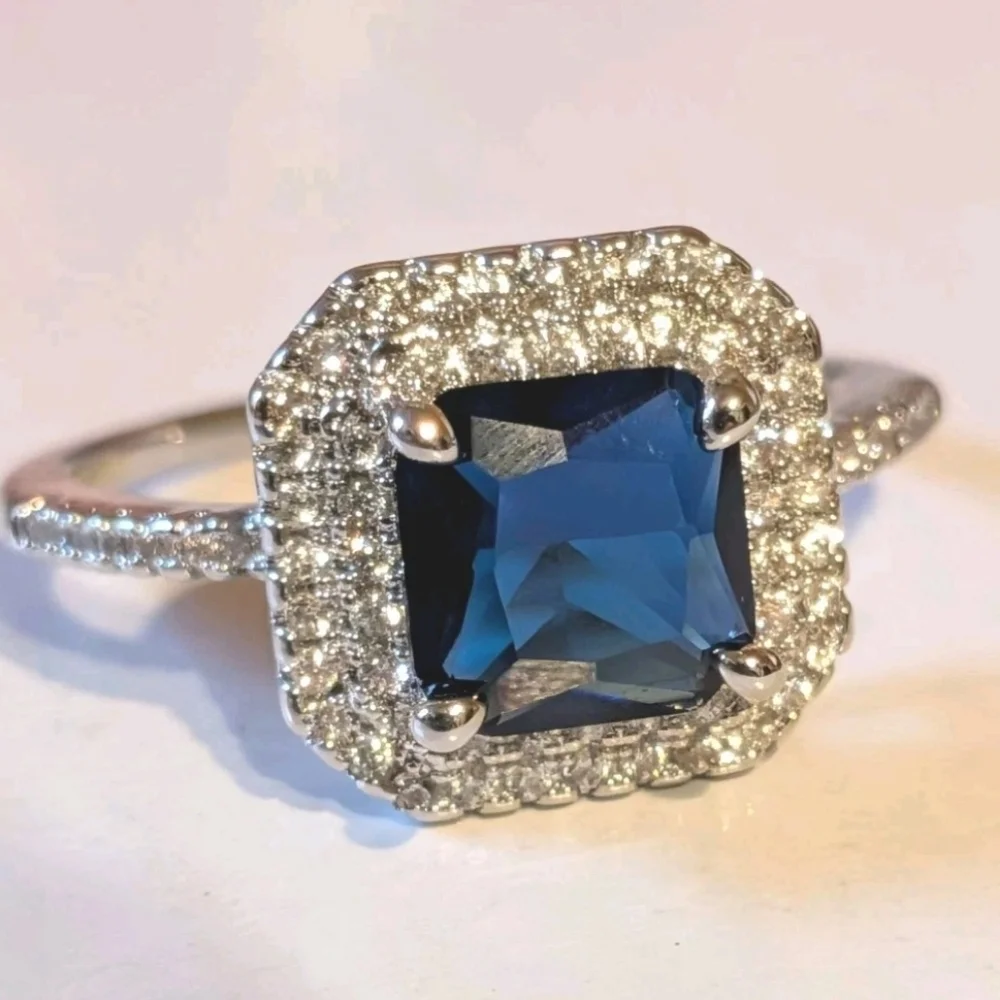 Dazzling Deep Blue Sapphire and Silvery Halo Ring Sz 10